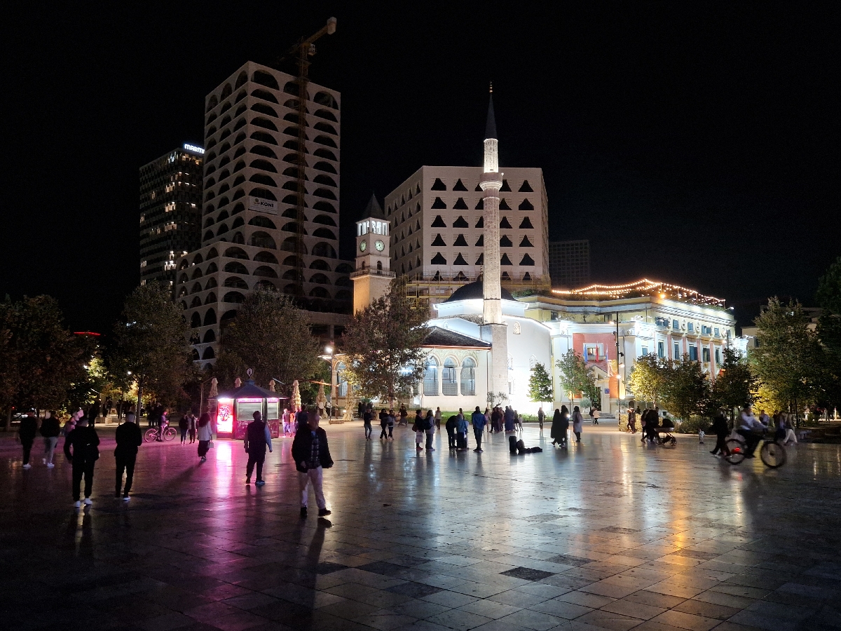 19 TIRANA Skenderbej place